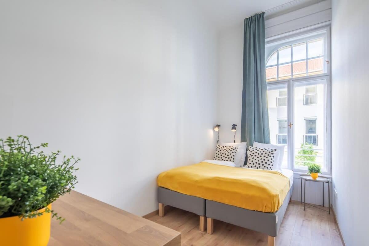 Central - New - Easy Sleep Budapest Extérieur photo